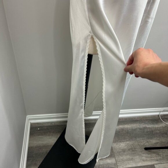 VS Cream Maxi Night Gown/Robe‎ - Picture 9 of 16